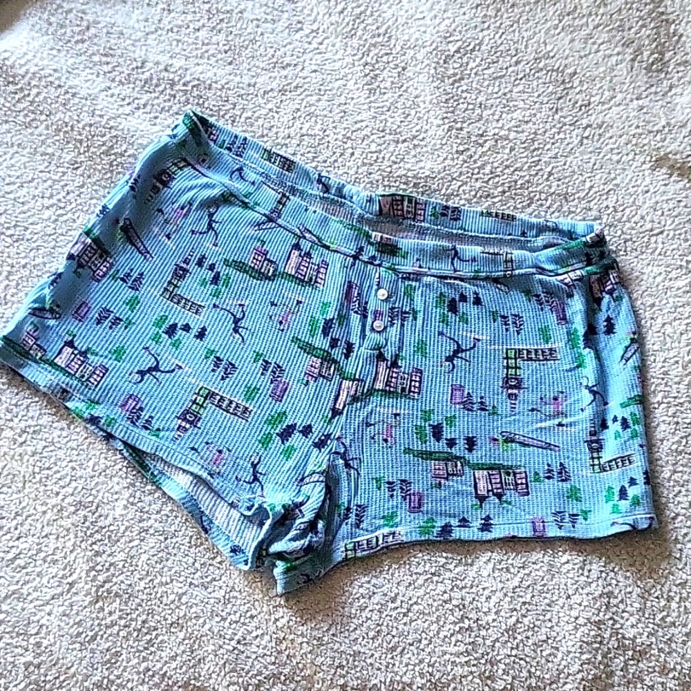 Thermal/waffle pajama shorts with winter/ski scene, American Eagle, size Large